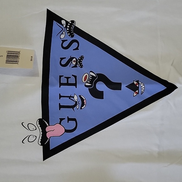 3 for $18 item🎉Guess Mens Small T-shirt - Picture 2 of 4